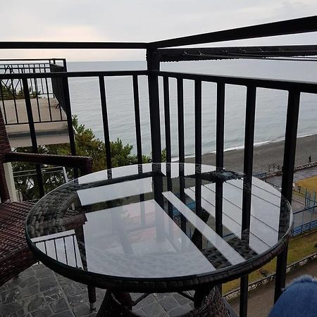 Apartment With Sea View 37 코불레티 외부 사진