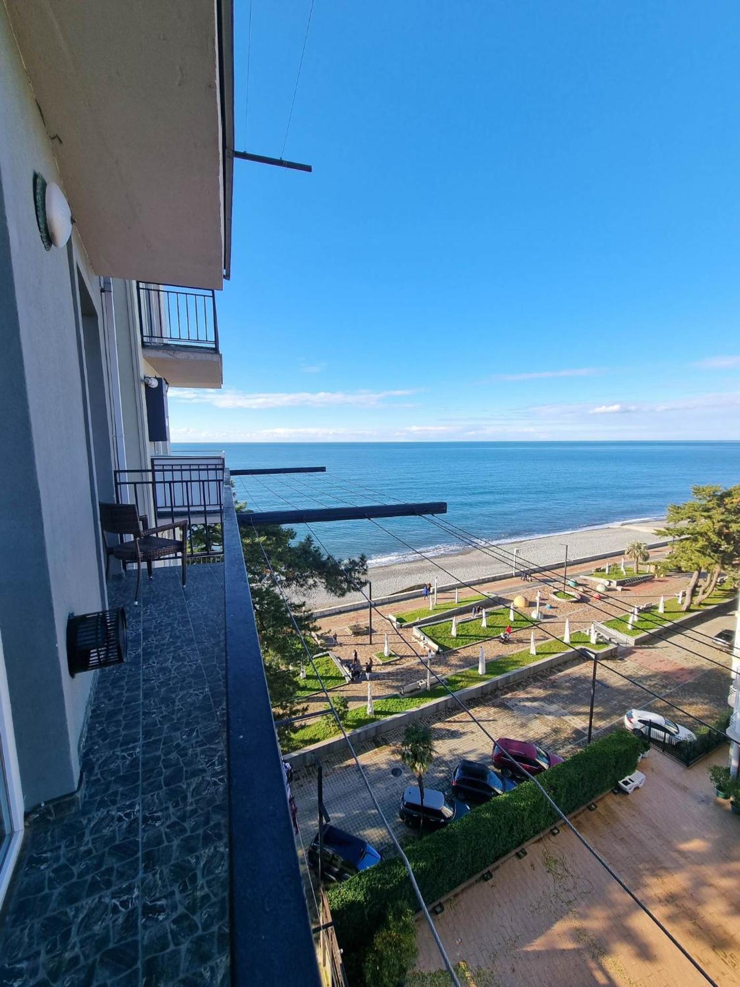 Apartment With Sea View 37 코불레티 외부 사진