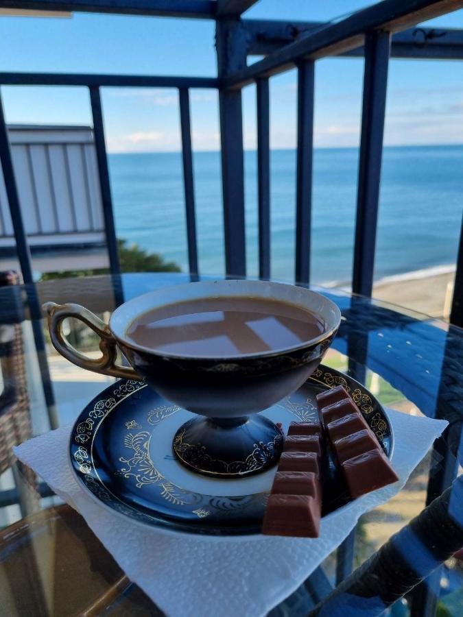 Apartment With Sea View 37 코불레티 외부 사진