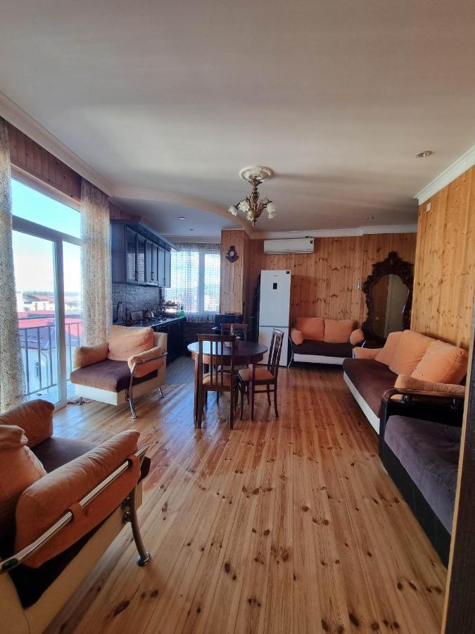 Apartment With Sea View 37 코불레티 외부 사진