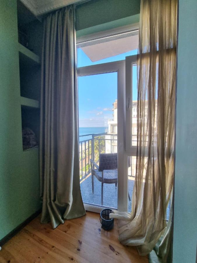 Apartment With Sea View 37 코불레티 외부 사진
