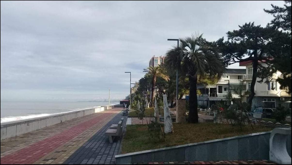Apartment With Sea View 37 코불레티 외부 사진