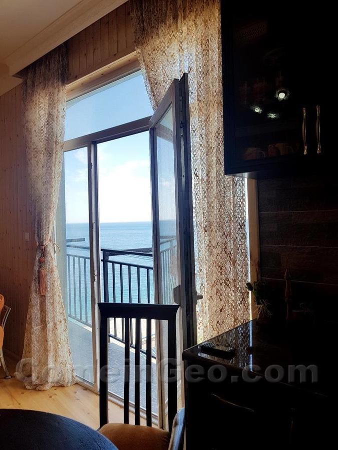 Apartment With Sea View 37 코불레티 외부 사진