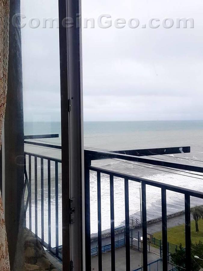 Apartment With Sea View 37 코불레티 외부 사진