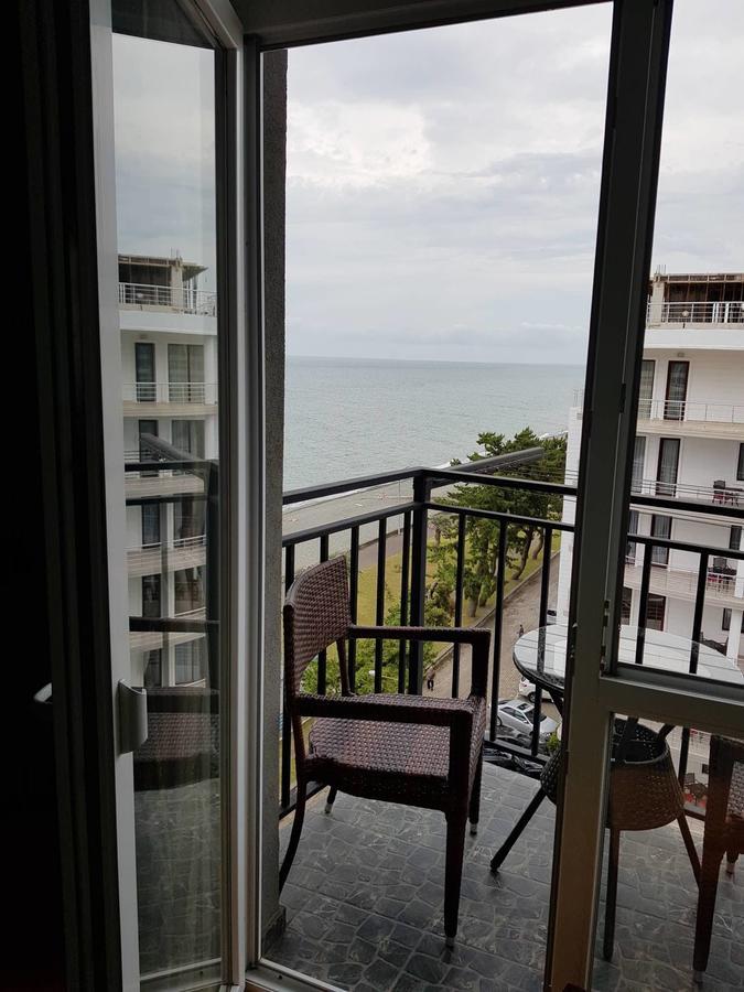 Apartment With Sea View 37 코불레티 외부 사진