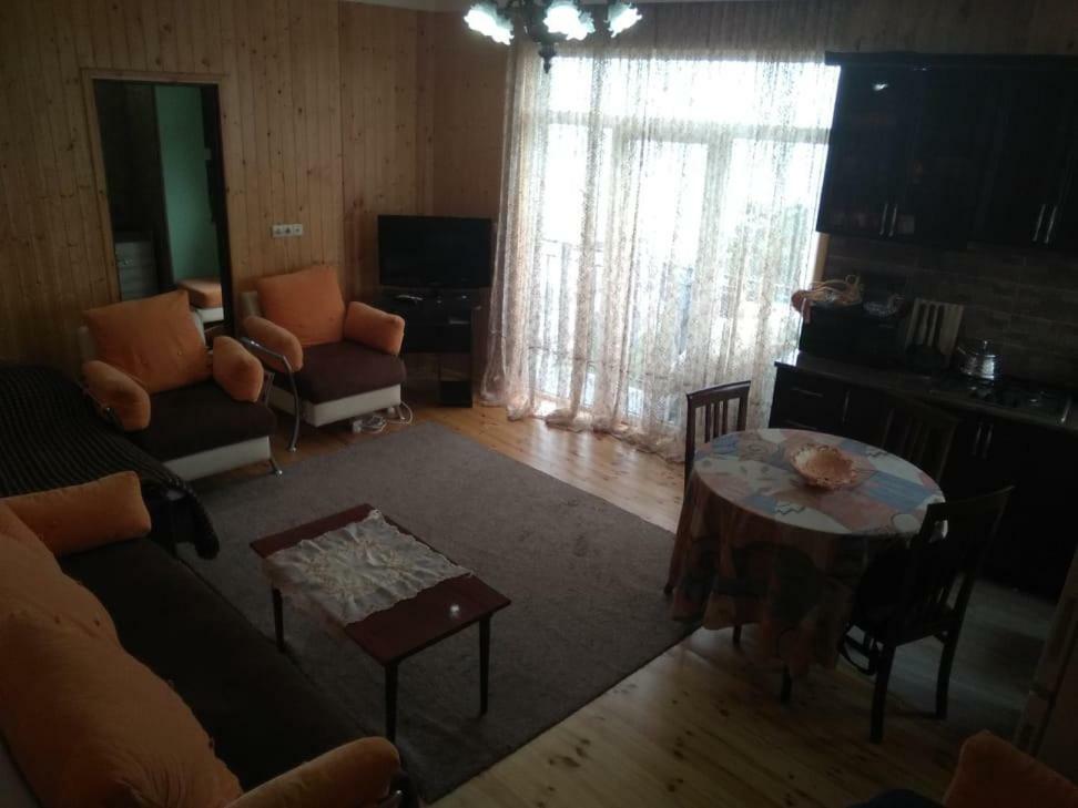 Apartment With Sea View 37 코불레티 외부 사진