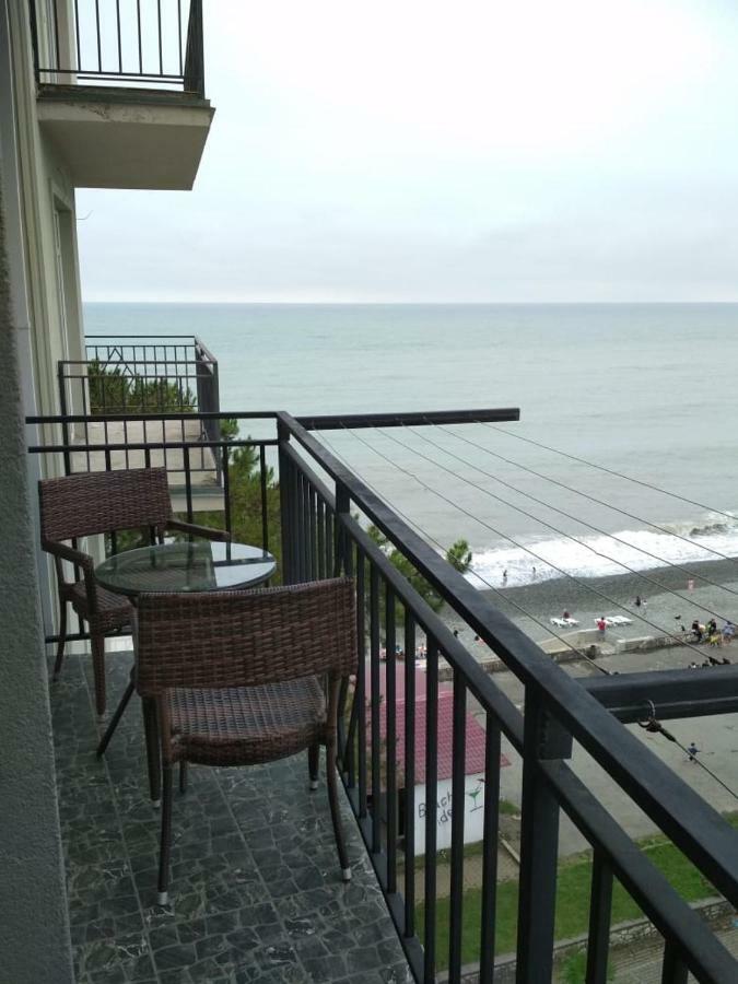 Apartment With Sea View 37 코불레티 외부 사진