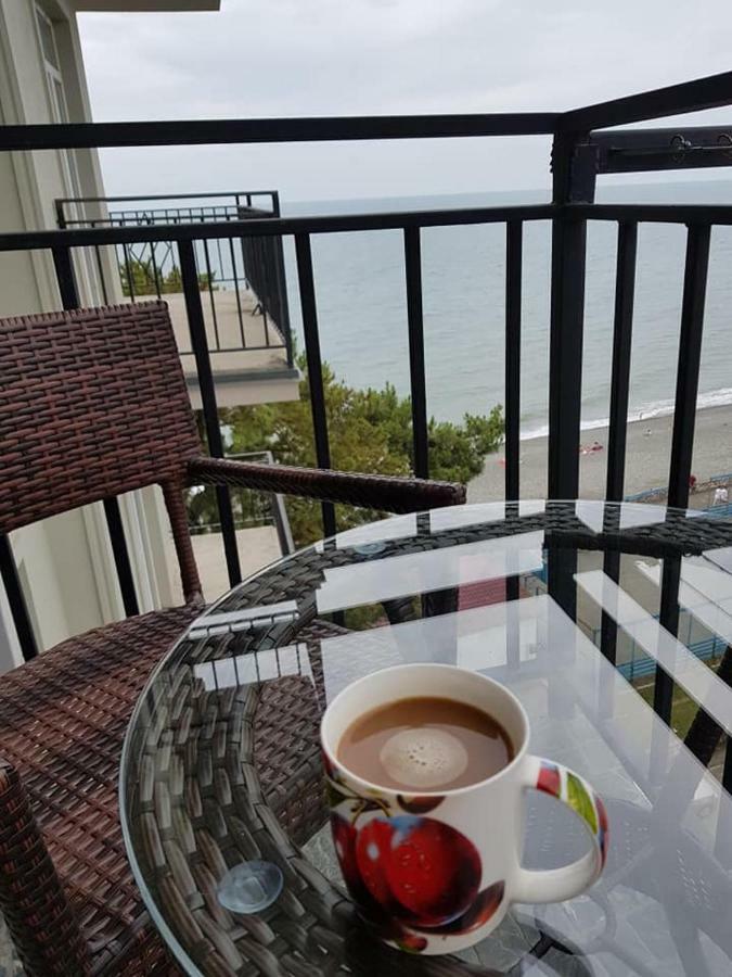 Apartment With Sea View 37 코불레티 외부 사진